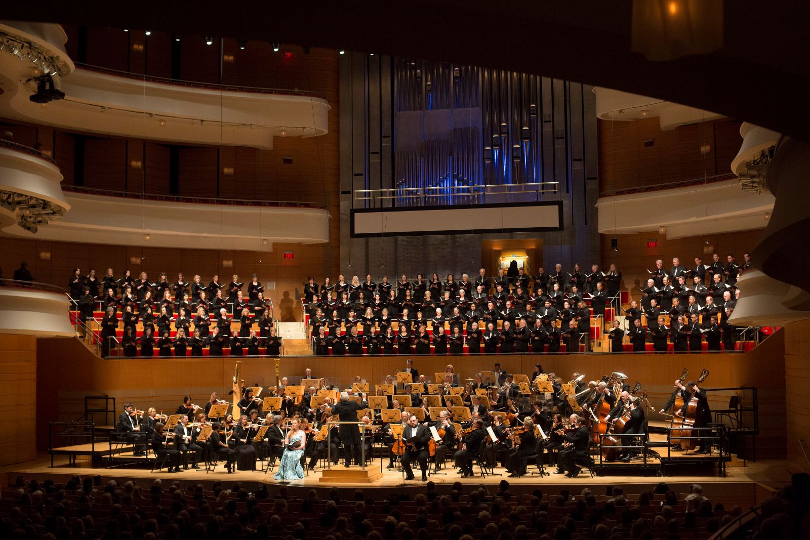 John Alexander conducts Pacific Symphony and Pacific Chorale